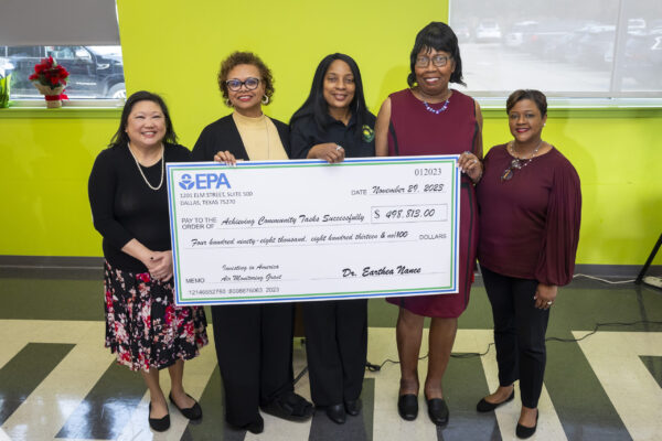 EDF and EPA Region 6 announce a $500,000 IRA grant for the Houston Health Department to conduct air quality monitoring.